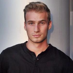 Meet your Posher, Malcolm