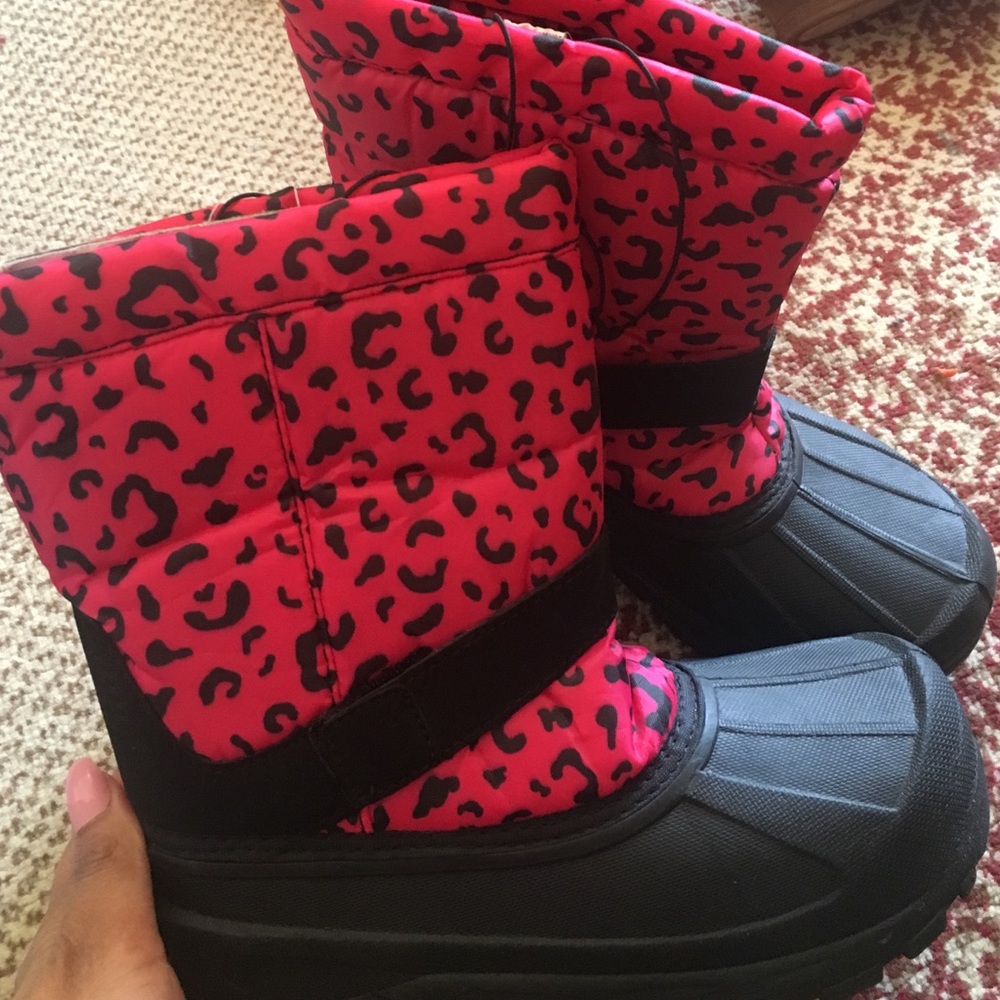 Kids snow boots size 2