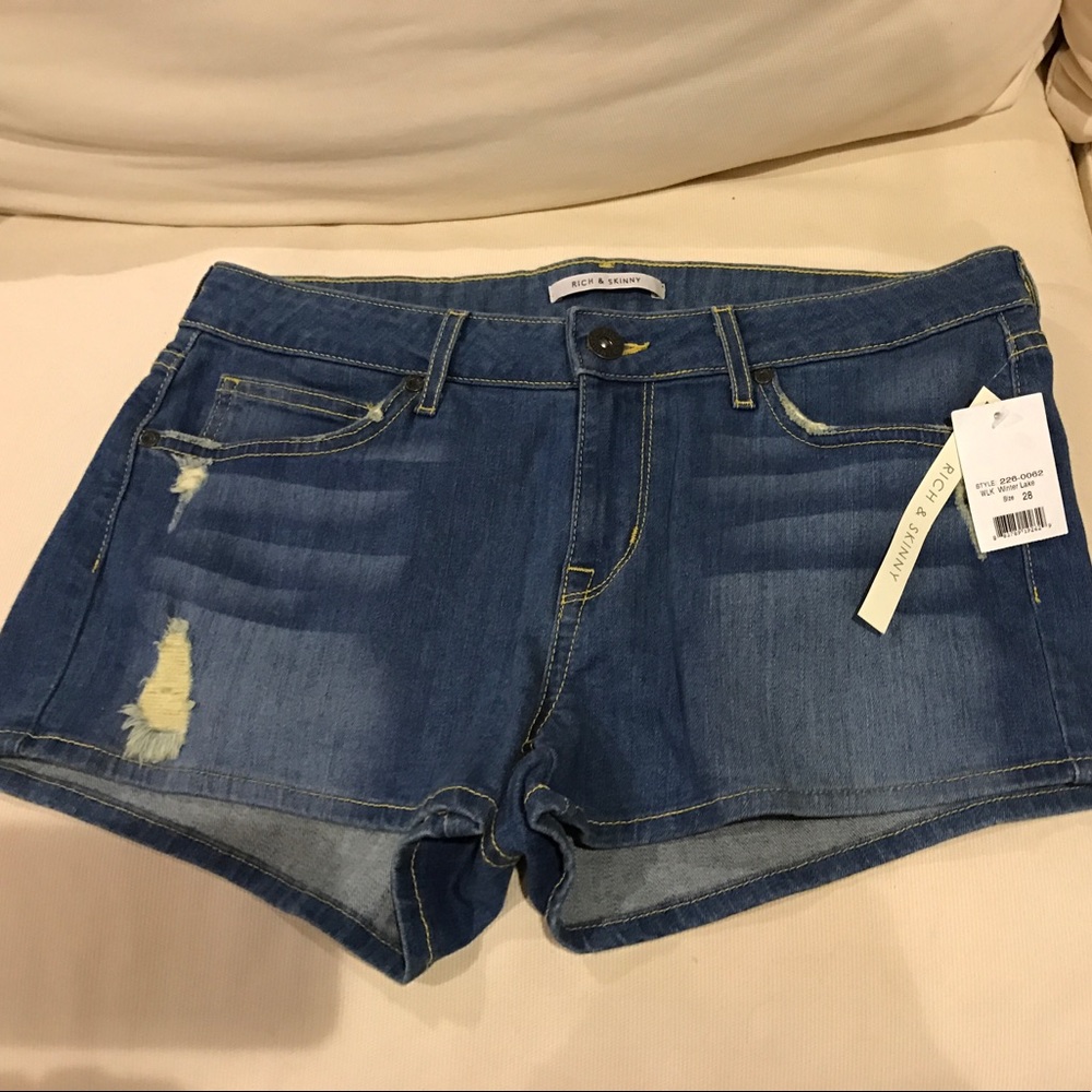 NWT-Rich & Skinny Size 28 Stretch Jean  Shorts