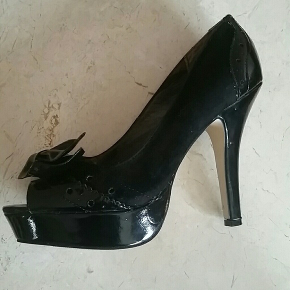 🎀Madden Girl Velvet & Patent Leather Heels🎀 - Picture 6 of 8