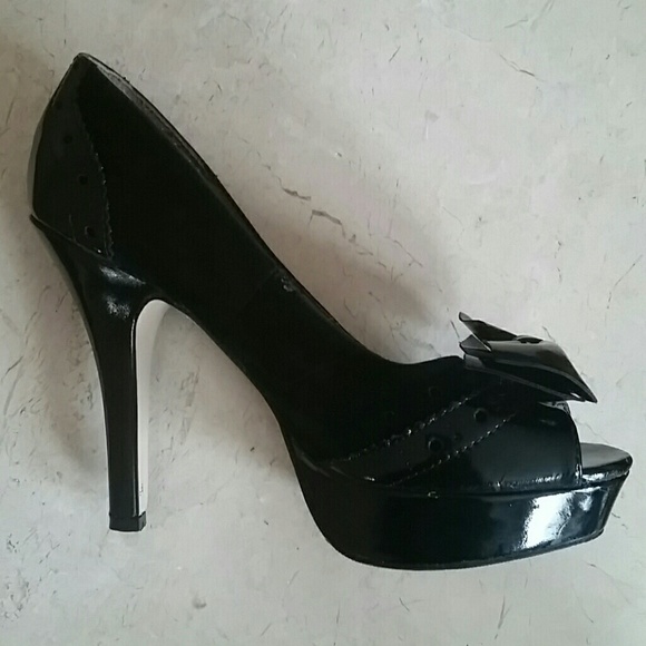 🎀Madden Girl Velvet & Patent Leather Heels🎀 - Picture 5 of 8