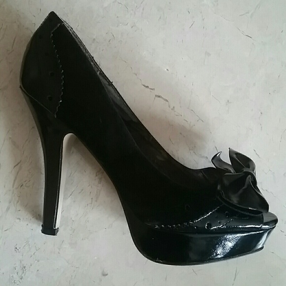 🎀Madden Girl Velvet & Patent Leather Heels🎀 - Picture 7 of 8