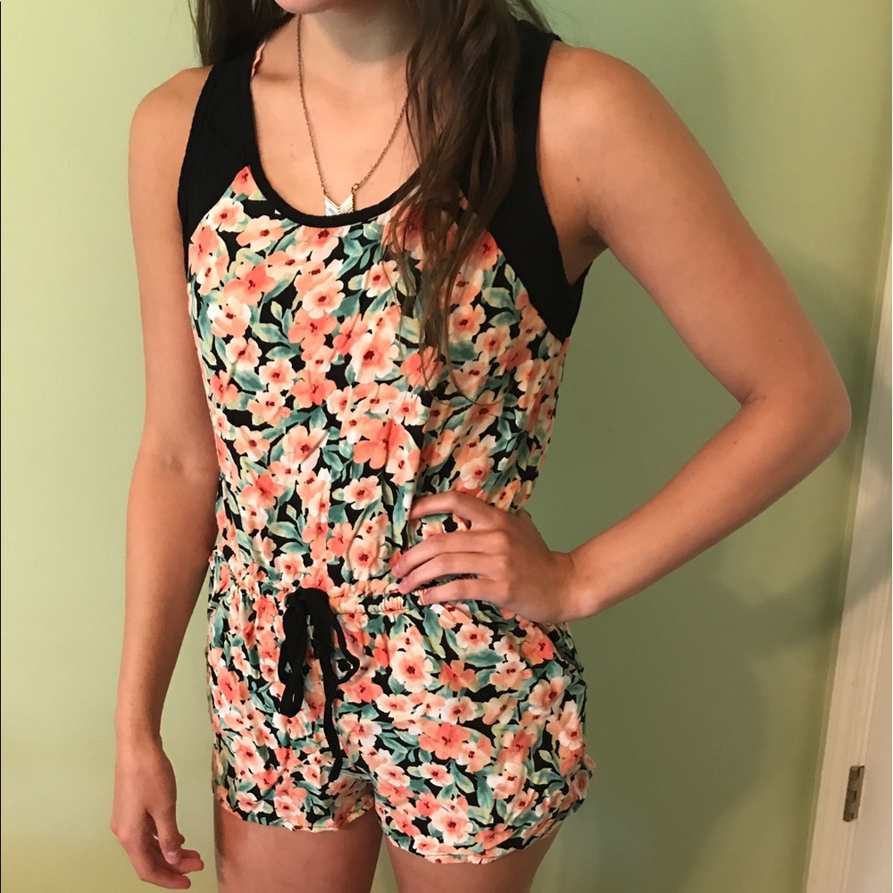 Forever 21 Peach Floral Romper Size S