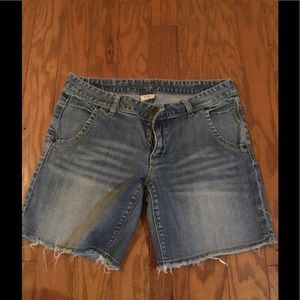 Denim Bermuda shorts by Earl Jeans