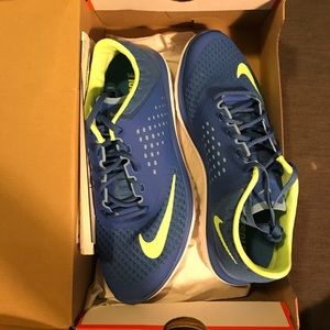 New in box Nike FS Lite Run 2 9.5 in Blue