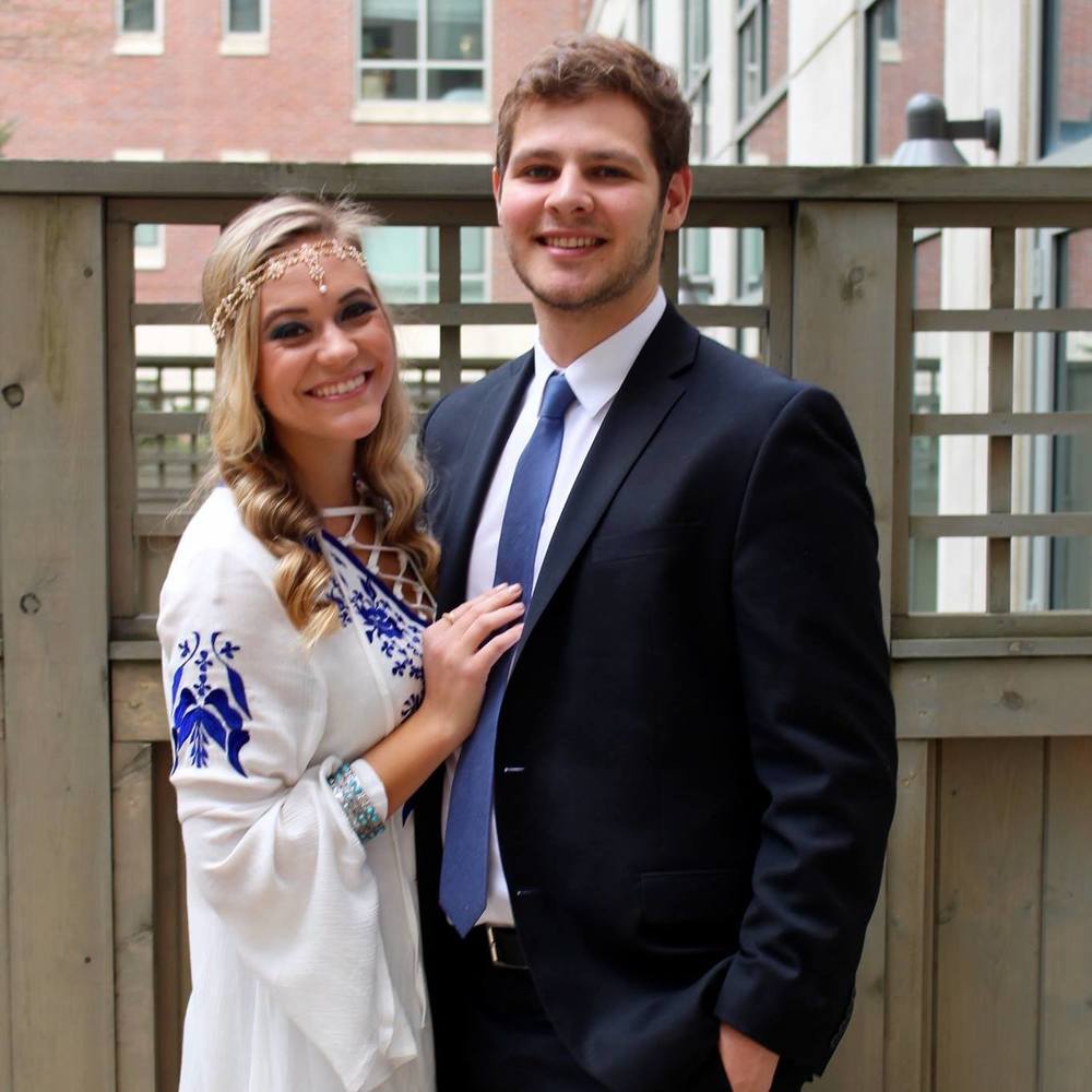 Meet your Posher, Carolina