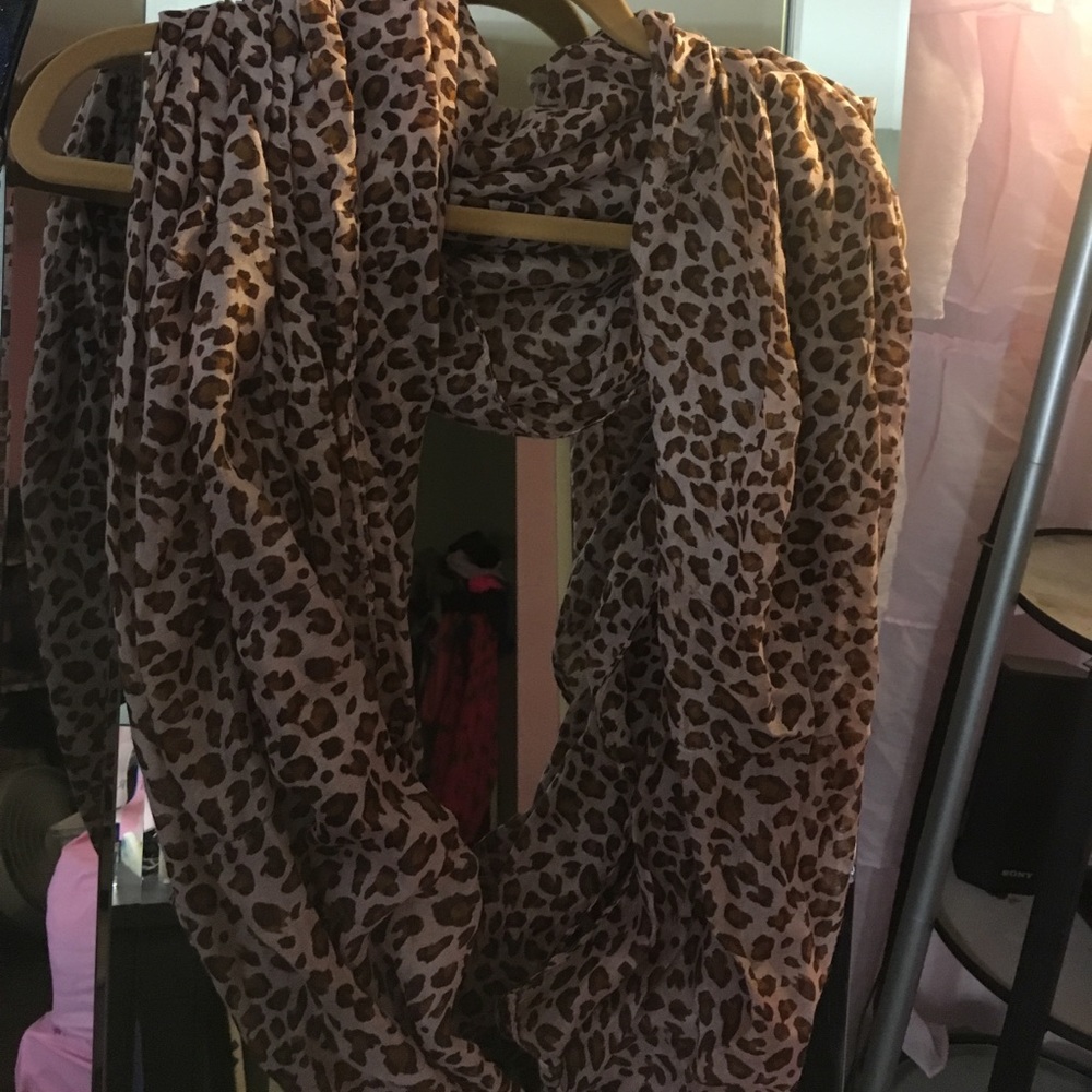 Pink & brown cheetah print Infiniti scarf