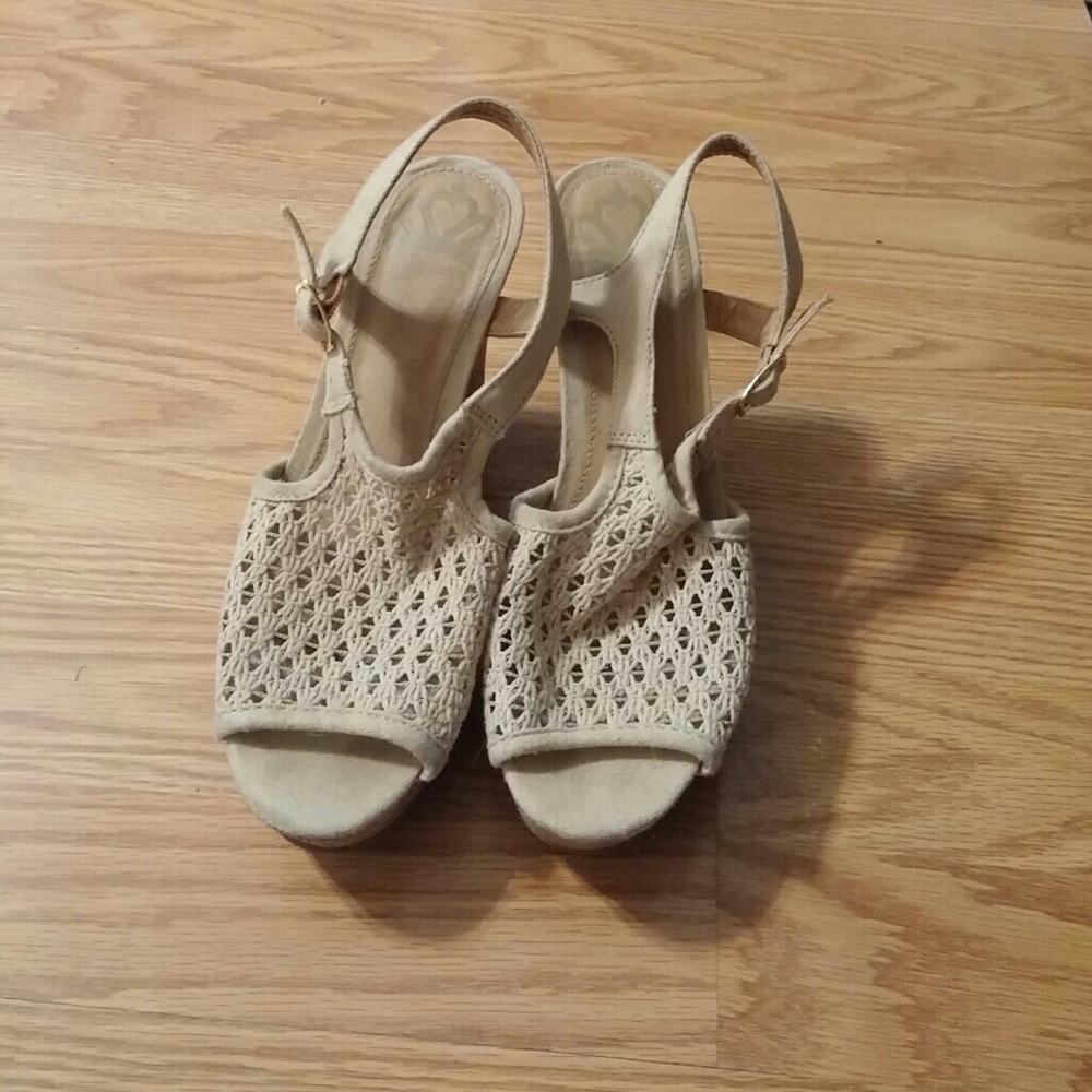 Open toed wedges
