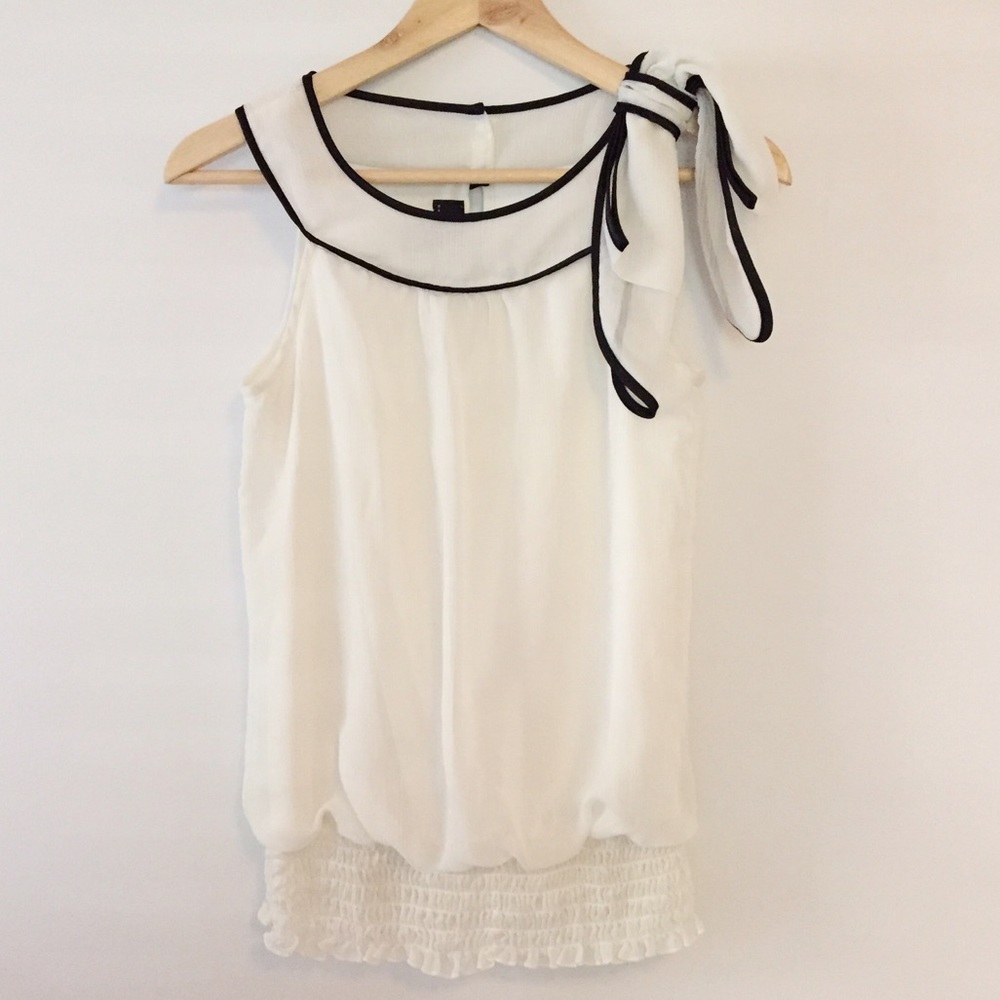 Iz Byer California white sleeveless top