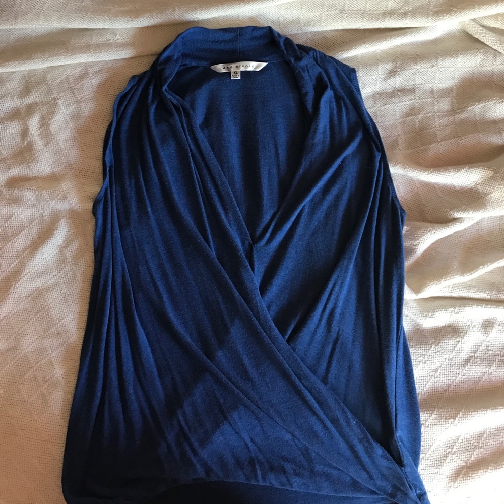 Blue sleeveless Shirt