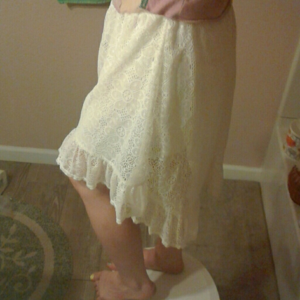 Cream lace knee-length skirt - Picture 5 of 8