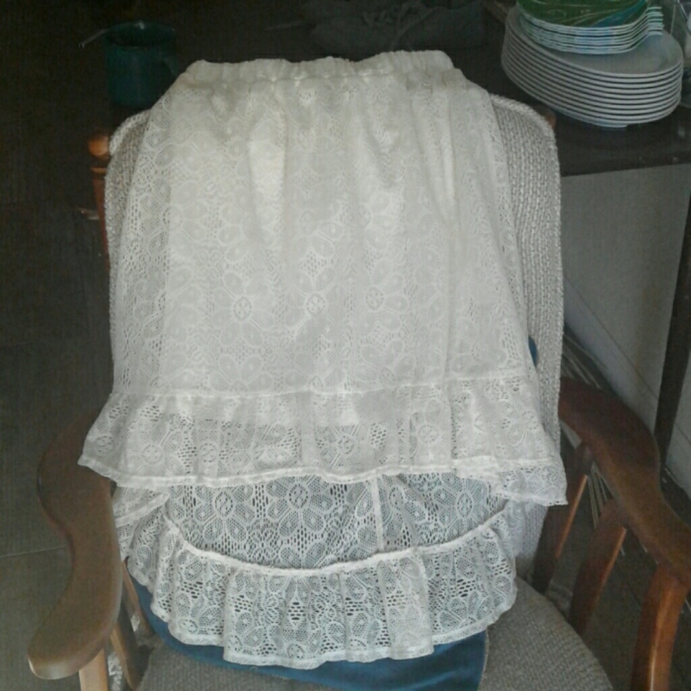 Cream lace knee-length skirt - Picture 6 of 8