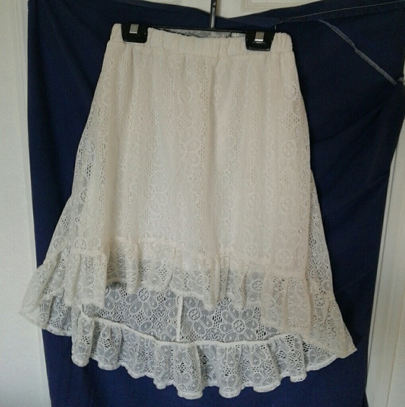 Cherokee Dresses & Skirts - Cream lace knee-length skirt