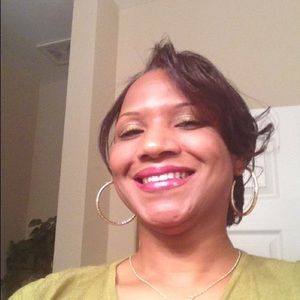 Meet your Posher, Denise