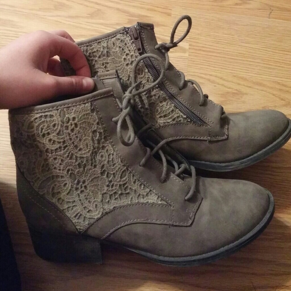 Ankle boots