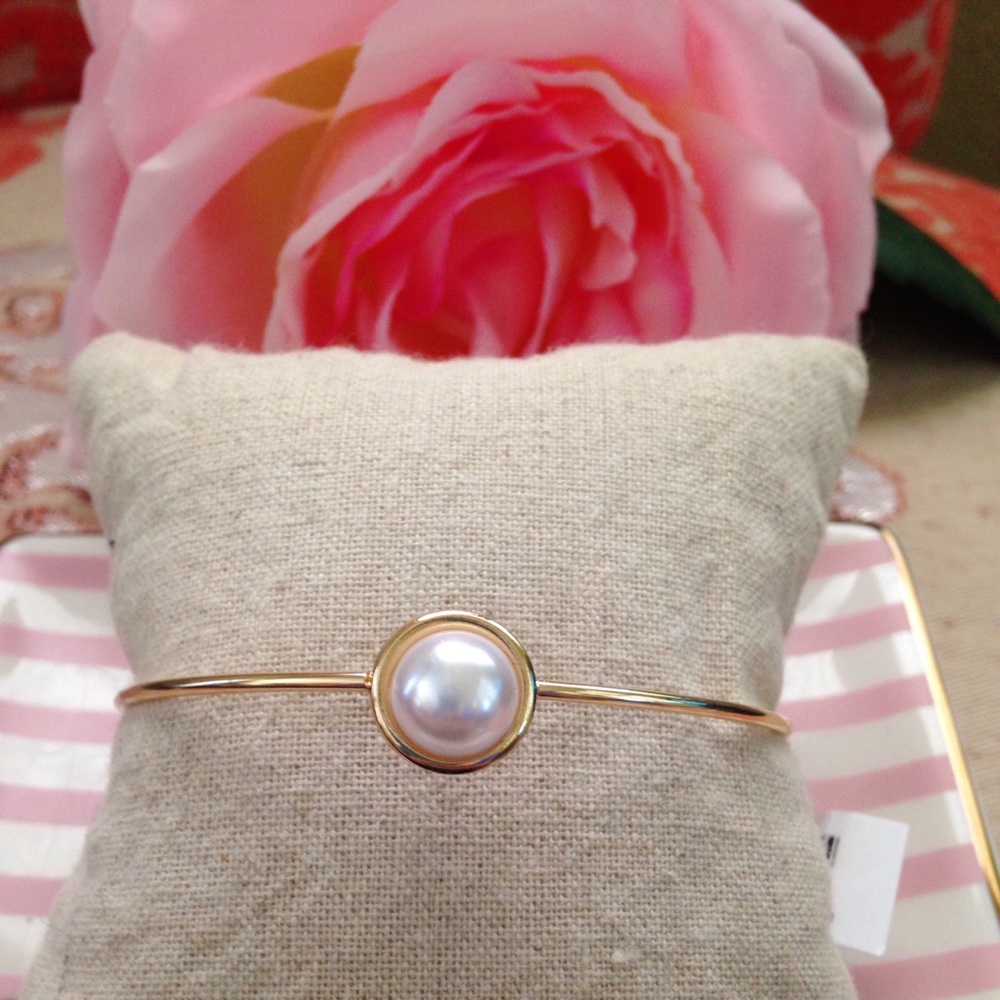 🐠 Faux Pearl Bracelet