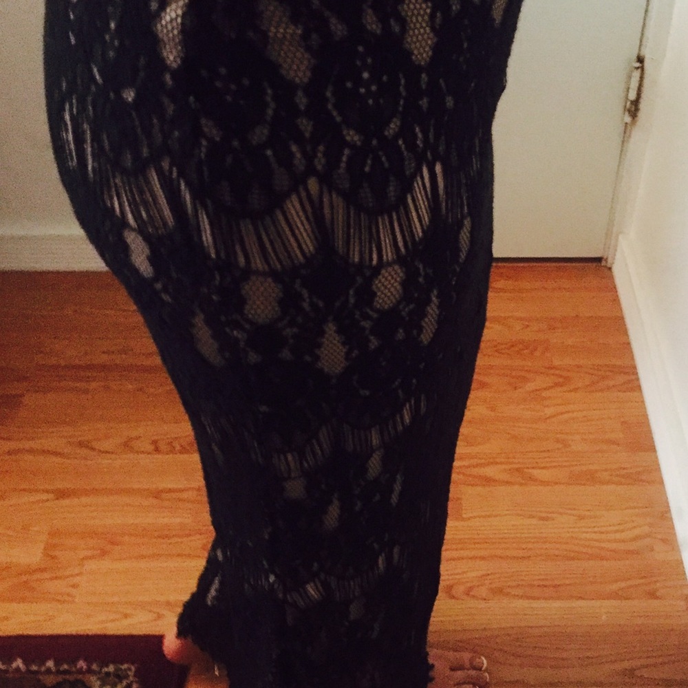 Champagne and black lace gown - Picture 6 of 7
