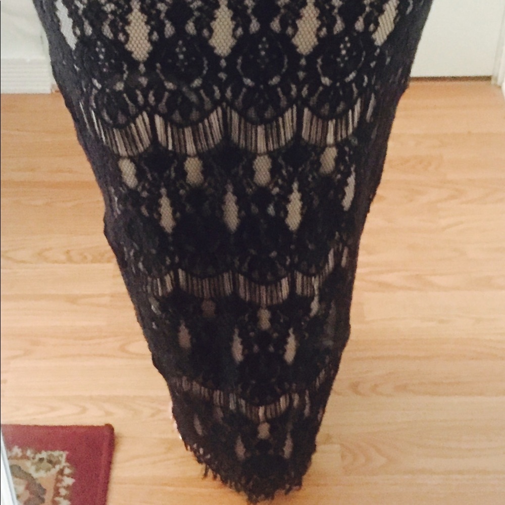 Champagne and black lace gown - Picture 5 of 7