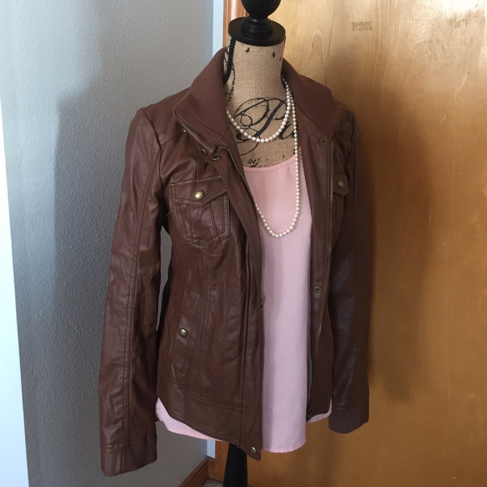 ✨Guess brown leather jacket. ✨