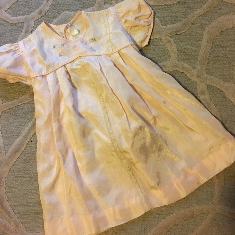 🌷CAROUSEL🌷VINTAGE pale pink satin baby dress
