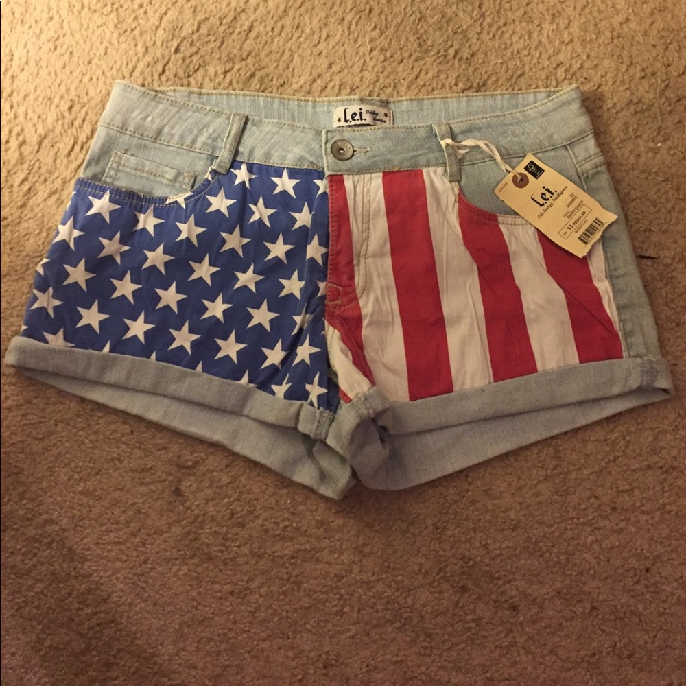 NWT LEI shorts