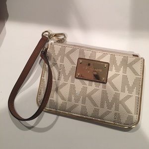 Michael kors wristlet