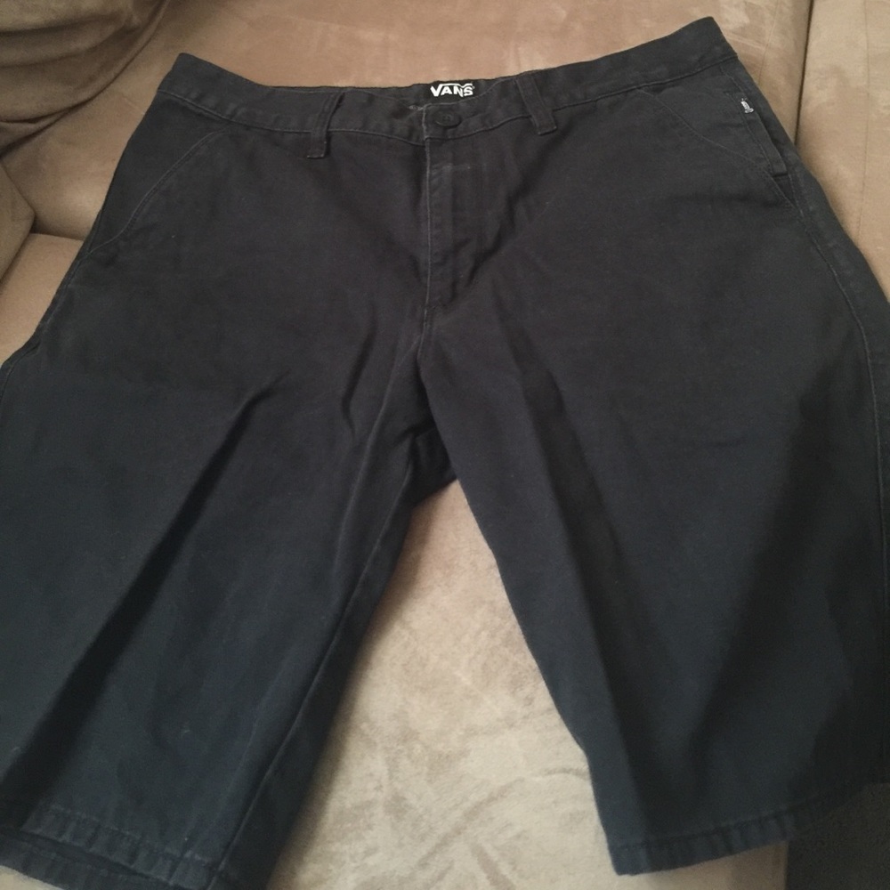 Black vans shorts size 34 slightly worn🖤💀