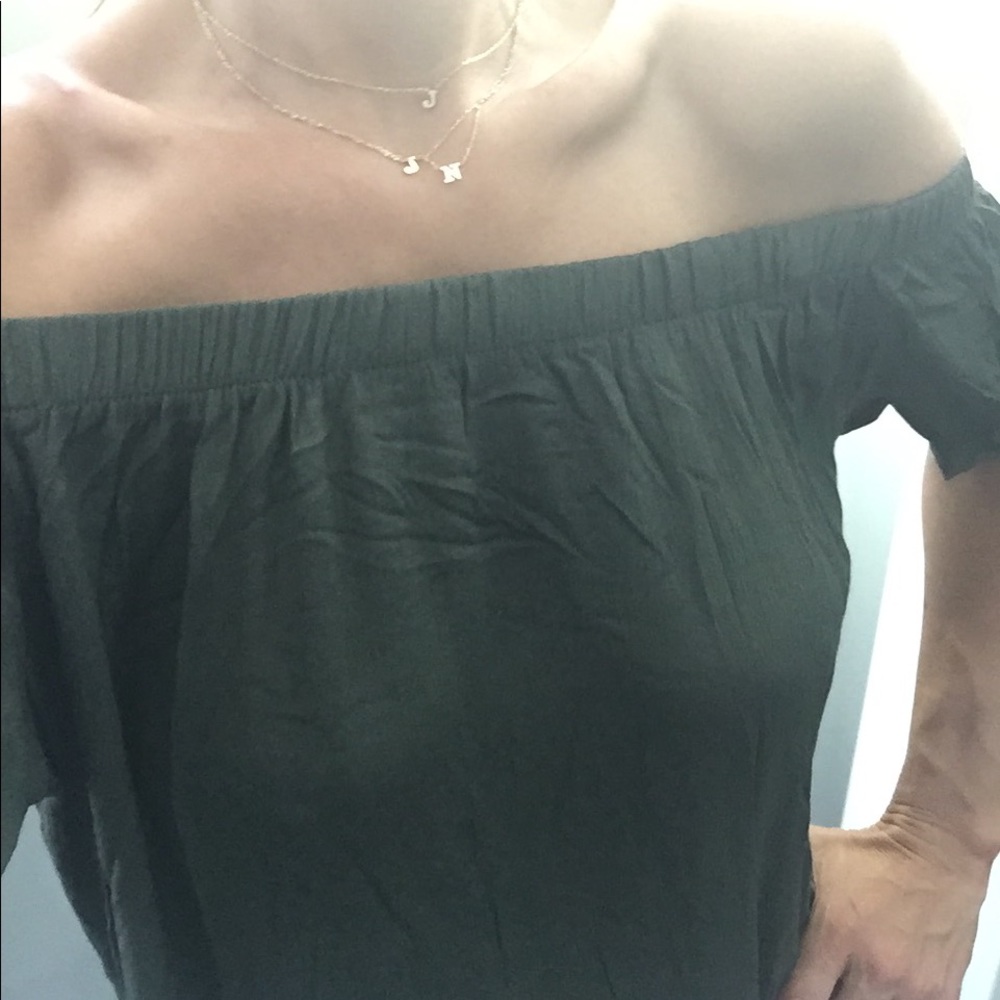 FINAL SALE off the shoulder dress deep green FIRM - Picture 4 of 4