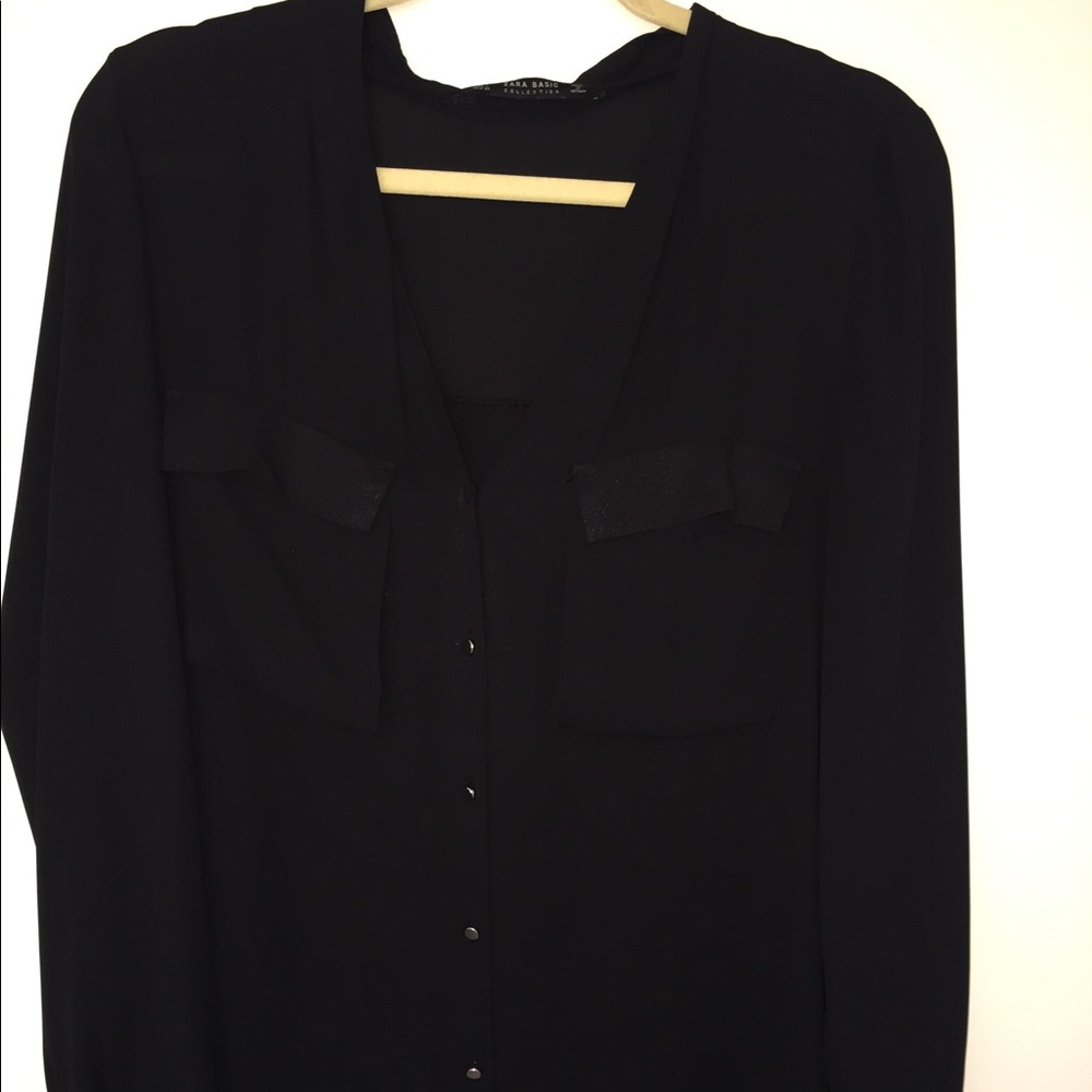 Zara basics sz L black v neck with slit on back