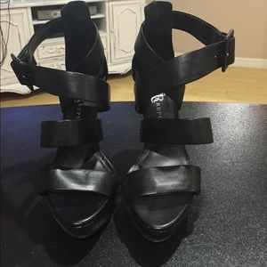 Rock & Republic Pumps size 6.5