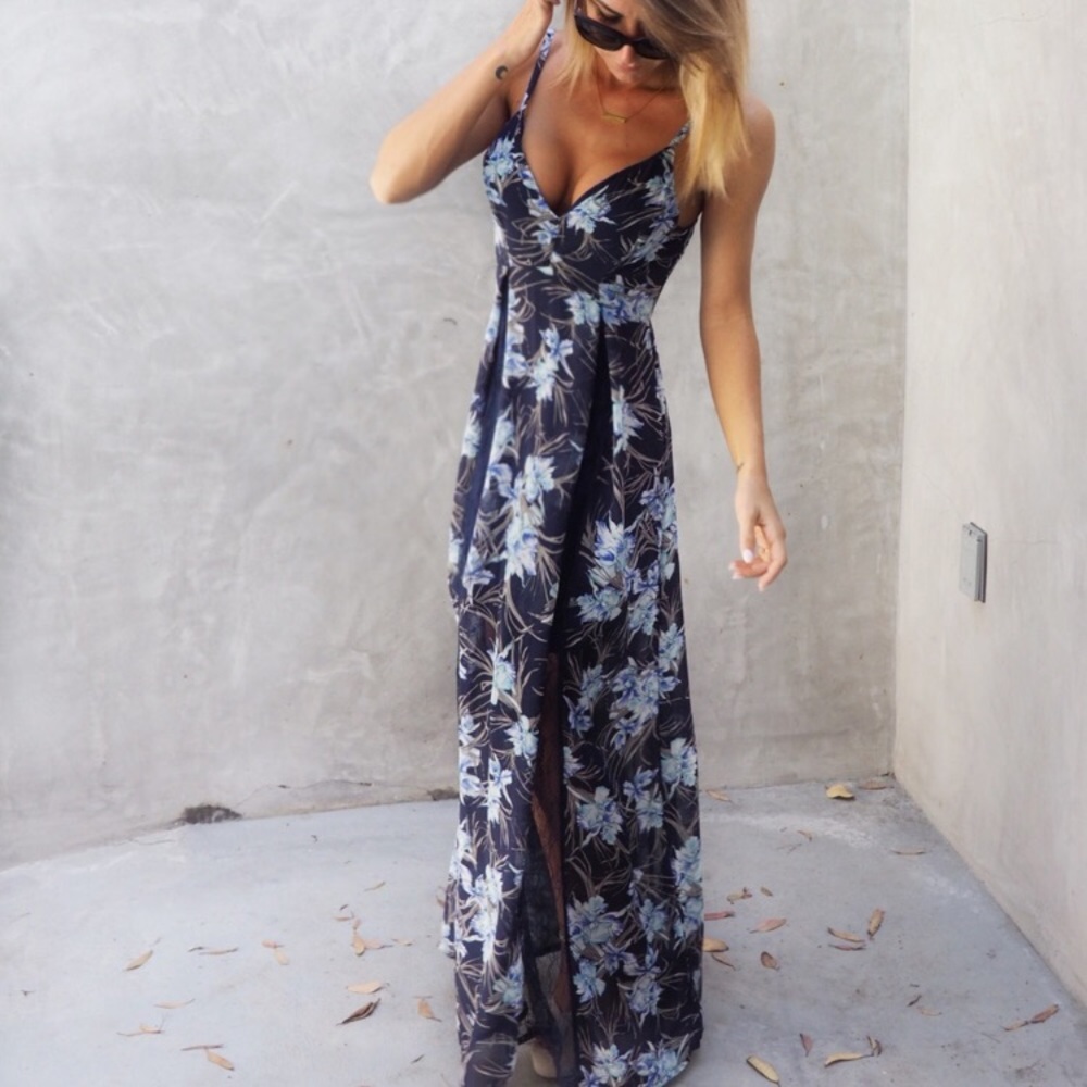 ❗️LAST ONE❗️🆑🎉HP🎉 Floral maxi dress - Picture 2 of 5