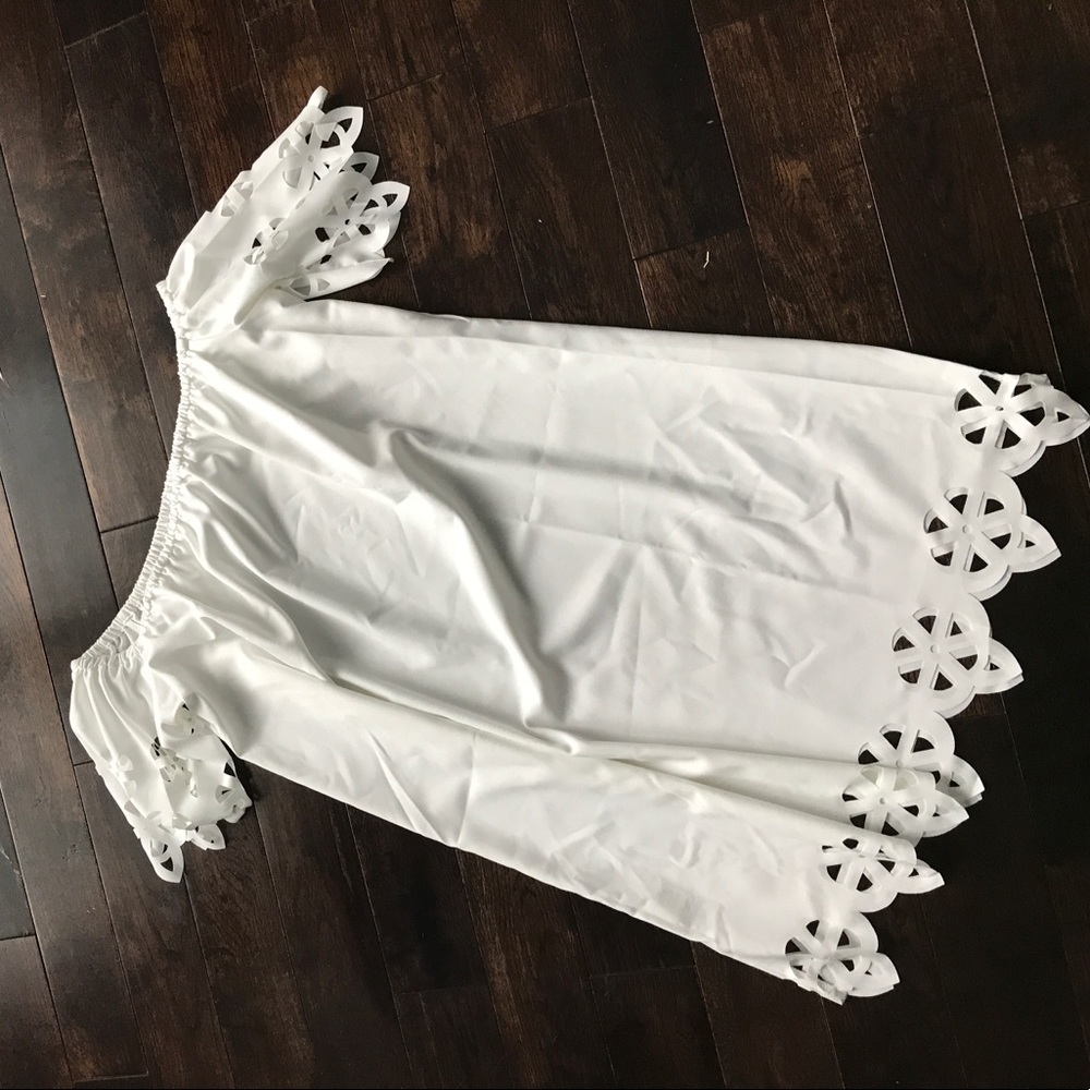 LAST 1 - LARGE white off the shoulder dress - Picture 5 of 8