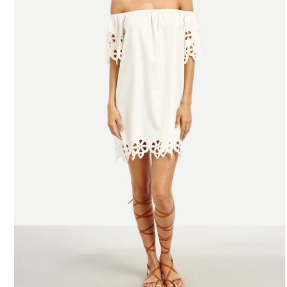 LAST 1 - LARGE white off the shoulder dress - Picture 3 of 8