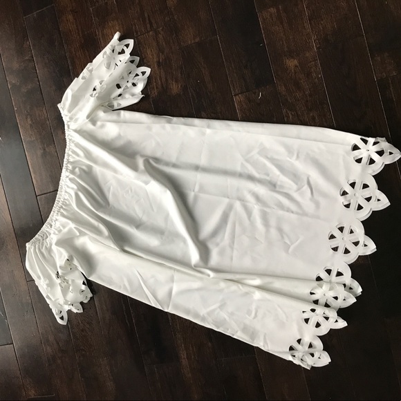 LAST 1 - LARGE white off the shoulder dress - Picture 5 of 8