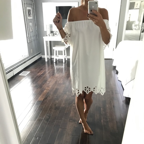 LAST 1 - LARGE white off the shoulder dress - Picture 2 of 8