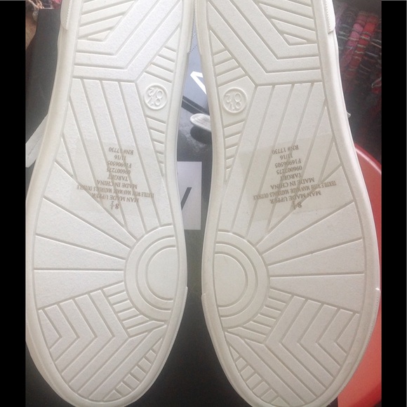 Dolce Vita "Ruth" White slip on zipper detail shoe - Picture 6 of 8