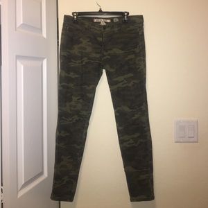 Sneak Peek Army skinny jeans