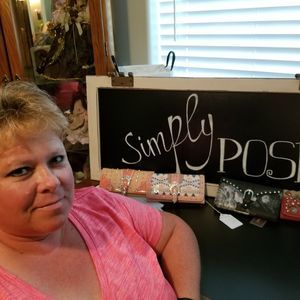 Meet your Posher, Bobbi