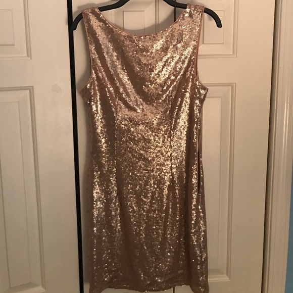 Dresses & Skirts - Gold sequin dress