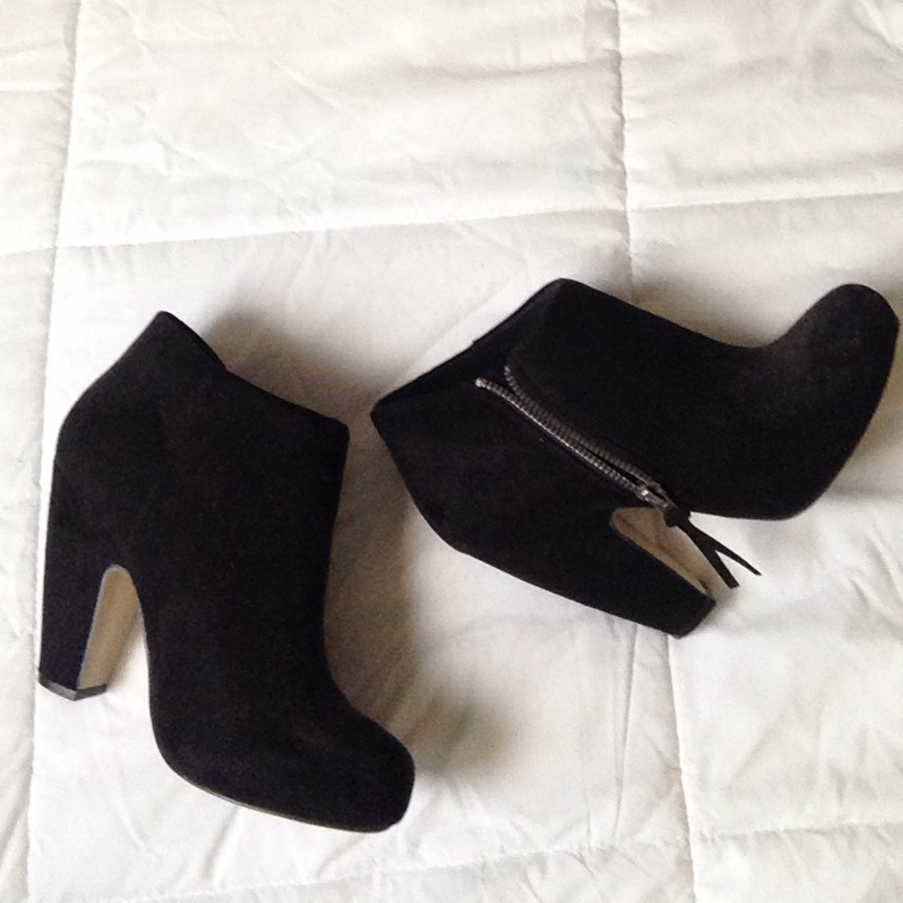 Madden Girl Lopezz Black Ankle Pumps