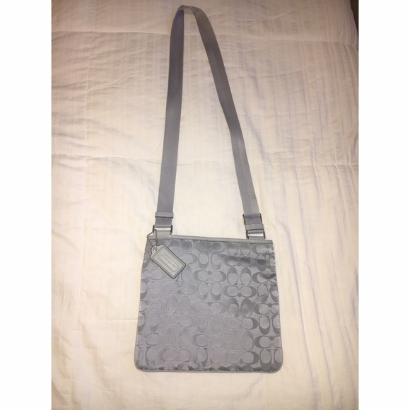 Purse - Picture 2 of 4