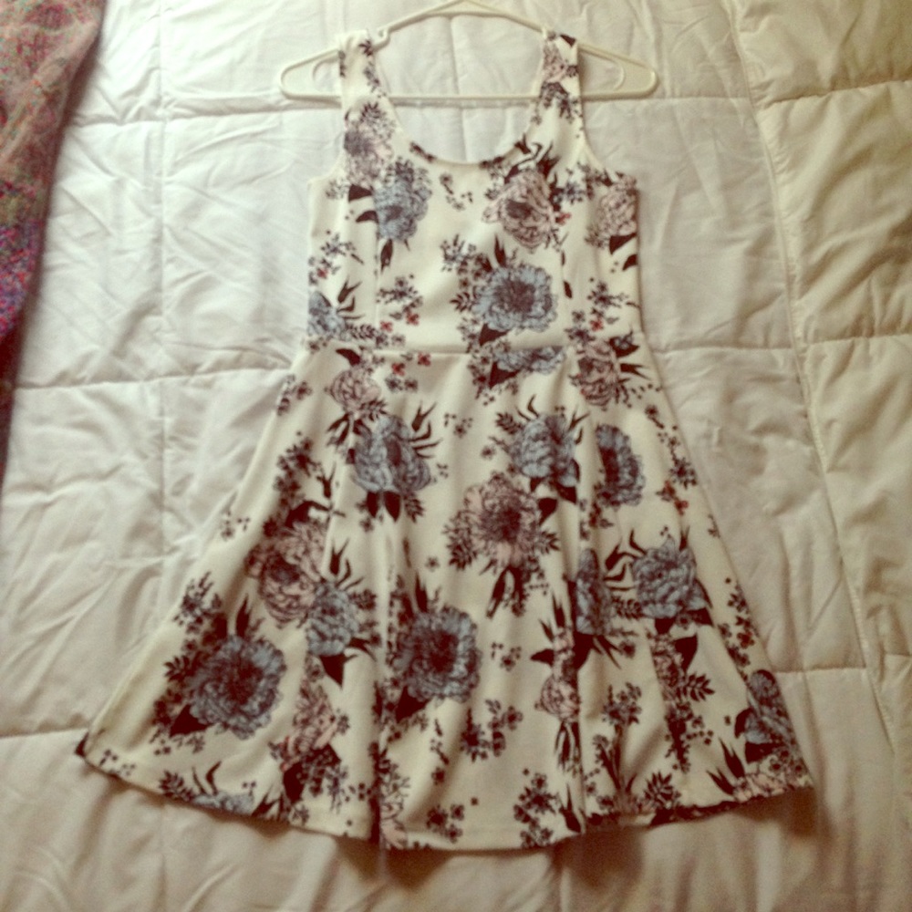 White Floral Dress H&M Divided