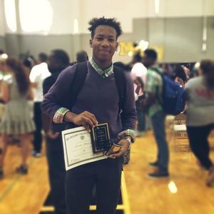 Meet your Posher, Avion