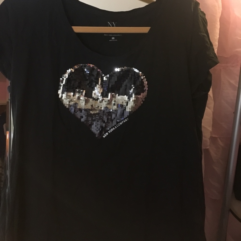 Black t shirt w sequin heart
