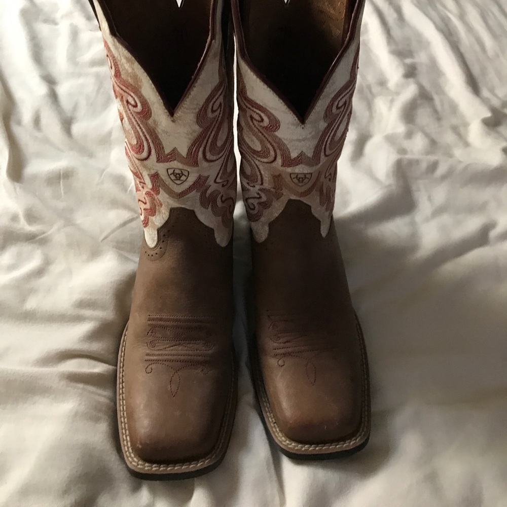 Square toe ariat boots