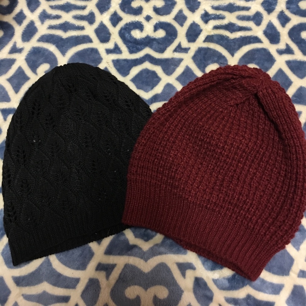 2 beanies, 1 black and 1 maroon