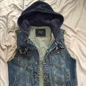 Jean Vest