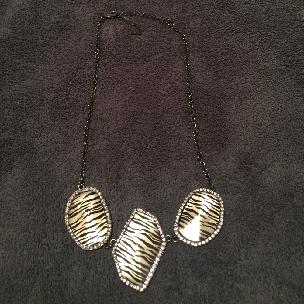 ! Like new Park Lane statement Necklace !