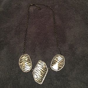 ! Like new Park Lane statement Necklace !