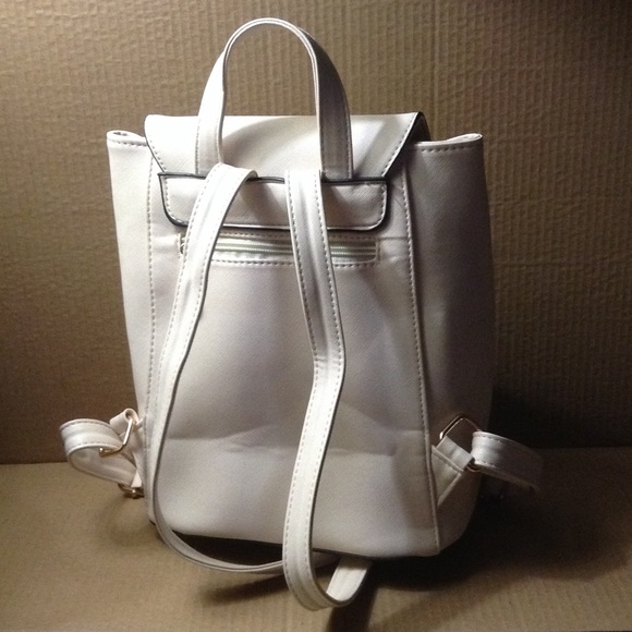 BACKPACK - Picture 2 of 4